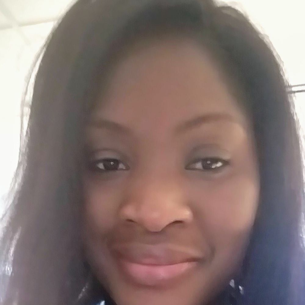 Meet your Posher, Mouna